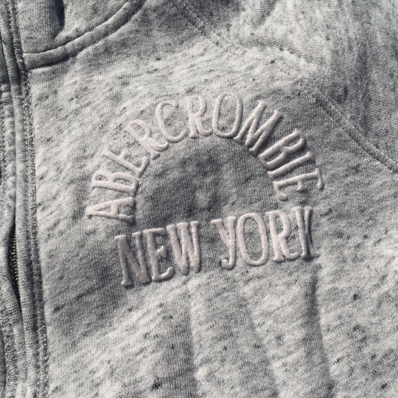 Abercrombie & Fitch zipped sweater - Picture 2 of 4